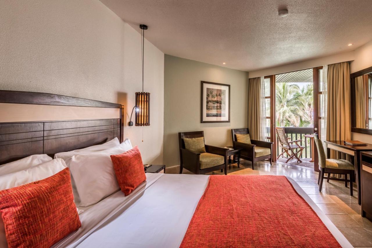 The Warwick Fiji Hotel Korolevu  Exterior foto A room at the hotel