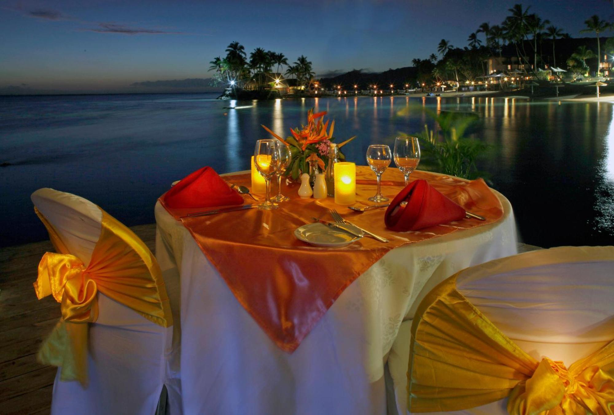 The Warwick Fiji Hotel Korolevu  Exterior foto A table set for dinner