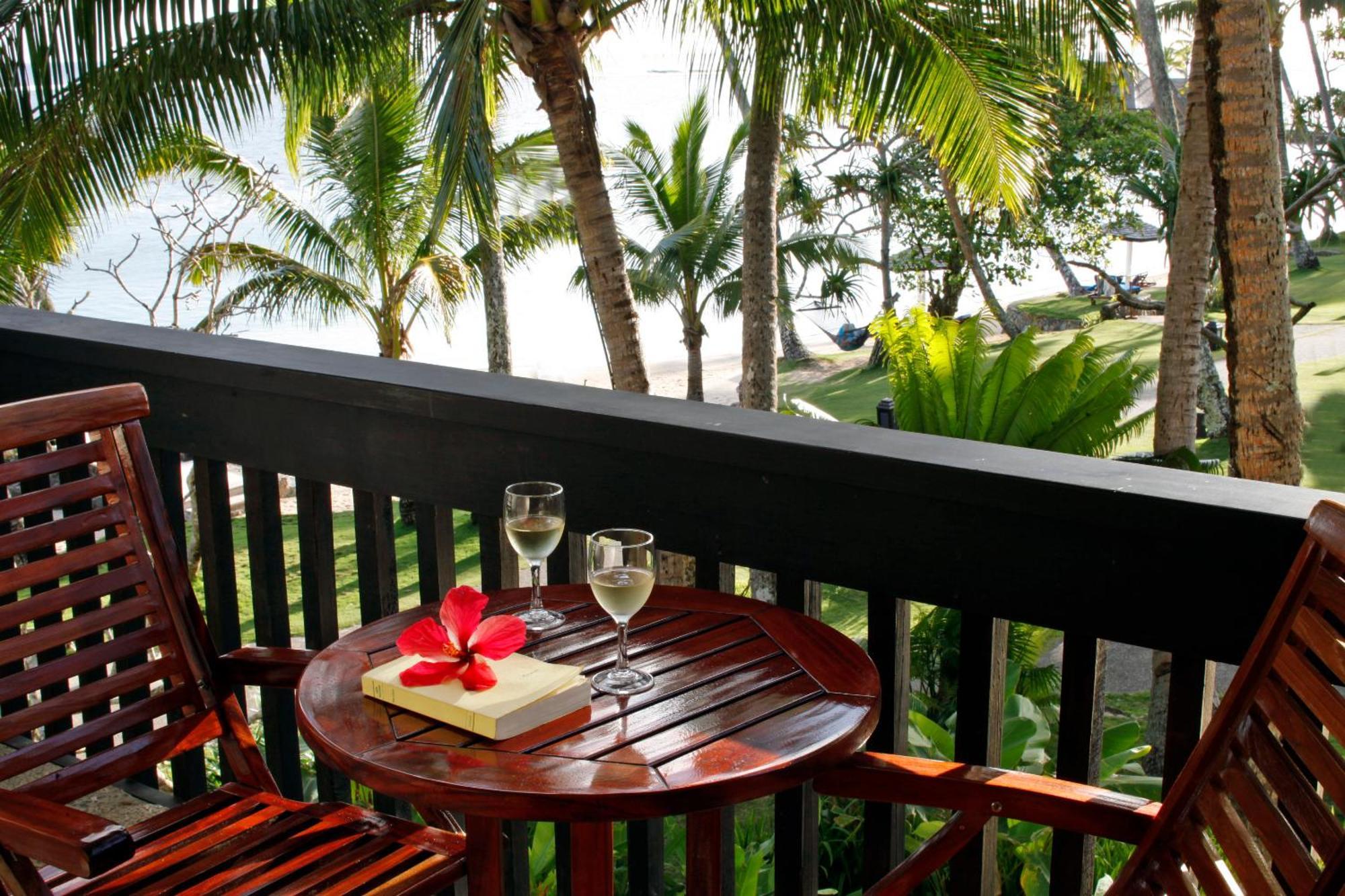 The Warwick Fiji Hotel Korolevu  Exterior foto A balcony at the resort